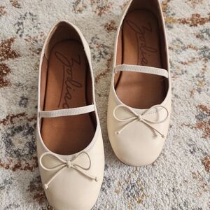 Zodiac Cream Ballet Flats